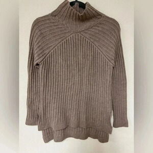 Amour Vert Brown Ribbed Turtleneck Sweater